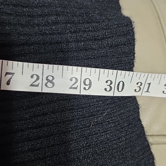 LuLaRoe Women's Cardigan Sweater Black/White Southwest Design Cozy Soft Sz M EUC - Picture 8 of 9